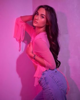 Lola photo 3