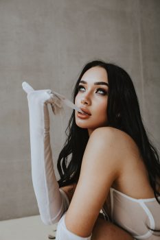 Lara photo 5